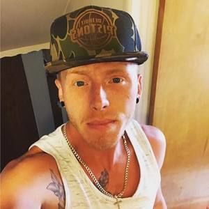 Meet your Posher, Dennis