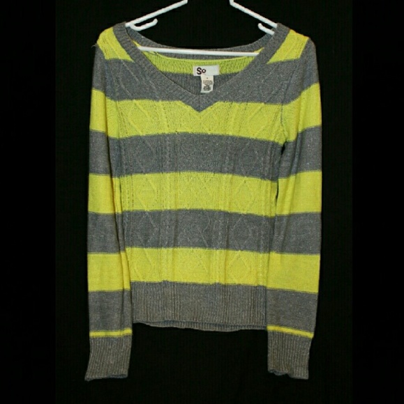 2 sweater bundle - Picture 3 of 4