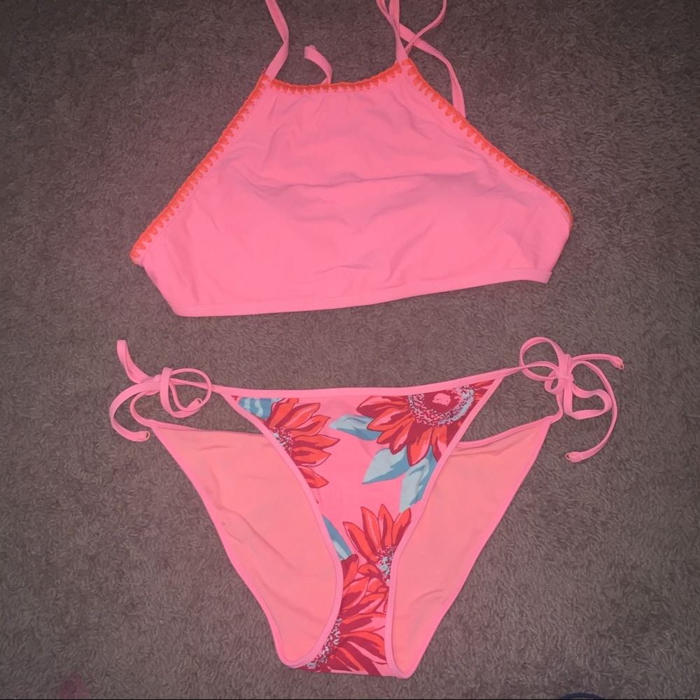 High neck bikini