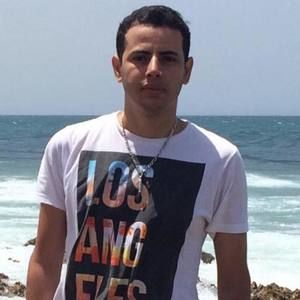 Meet your Posher, Yakine