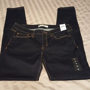 Abercrombie and Fitch dark wash jeans Size 6S NWT