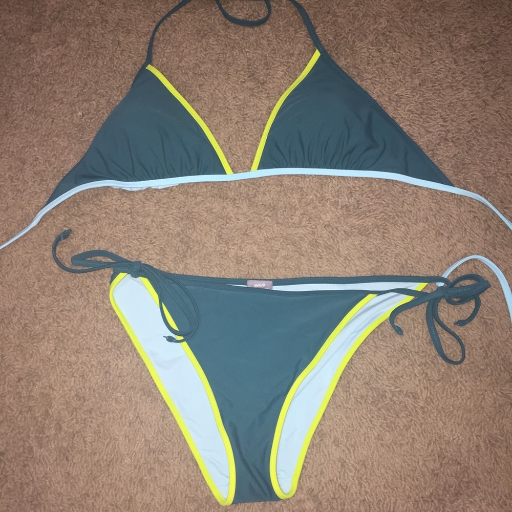 Padded triangle top bikini