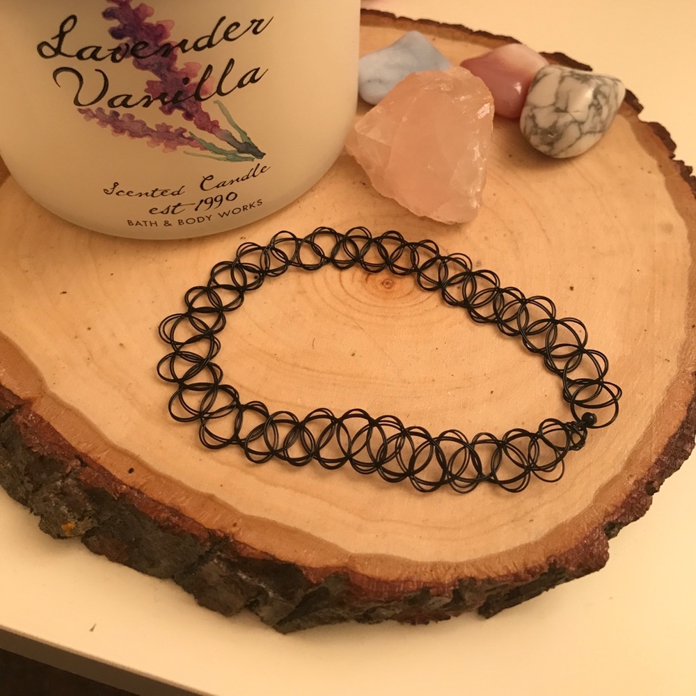 Must go! Choker necklace