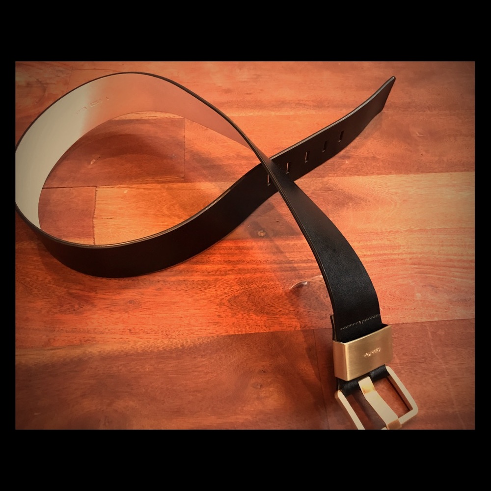 NWT Calvin Klein leather belt💜