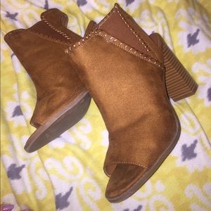 Heeled booties