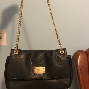 Michael kors shoulder bag with gold chain