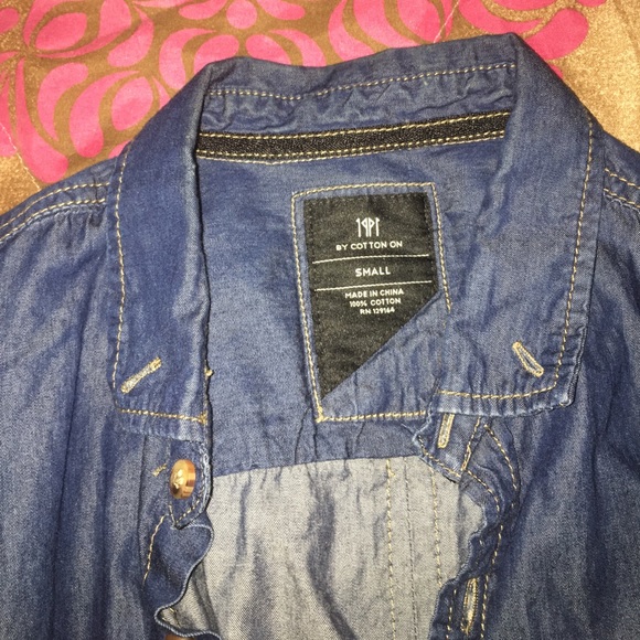 100% Cotton Denim style chambray button down - Picture 2 of 3