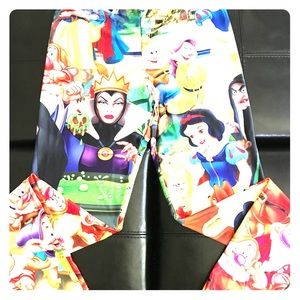 🌺B3G1🌺ADORABLE & FUN Snow White leggings!! 😍