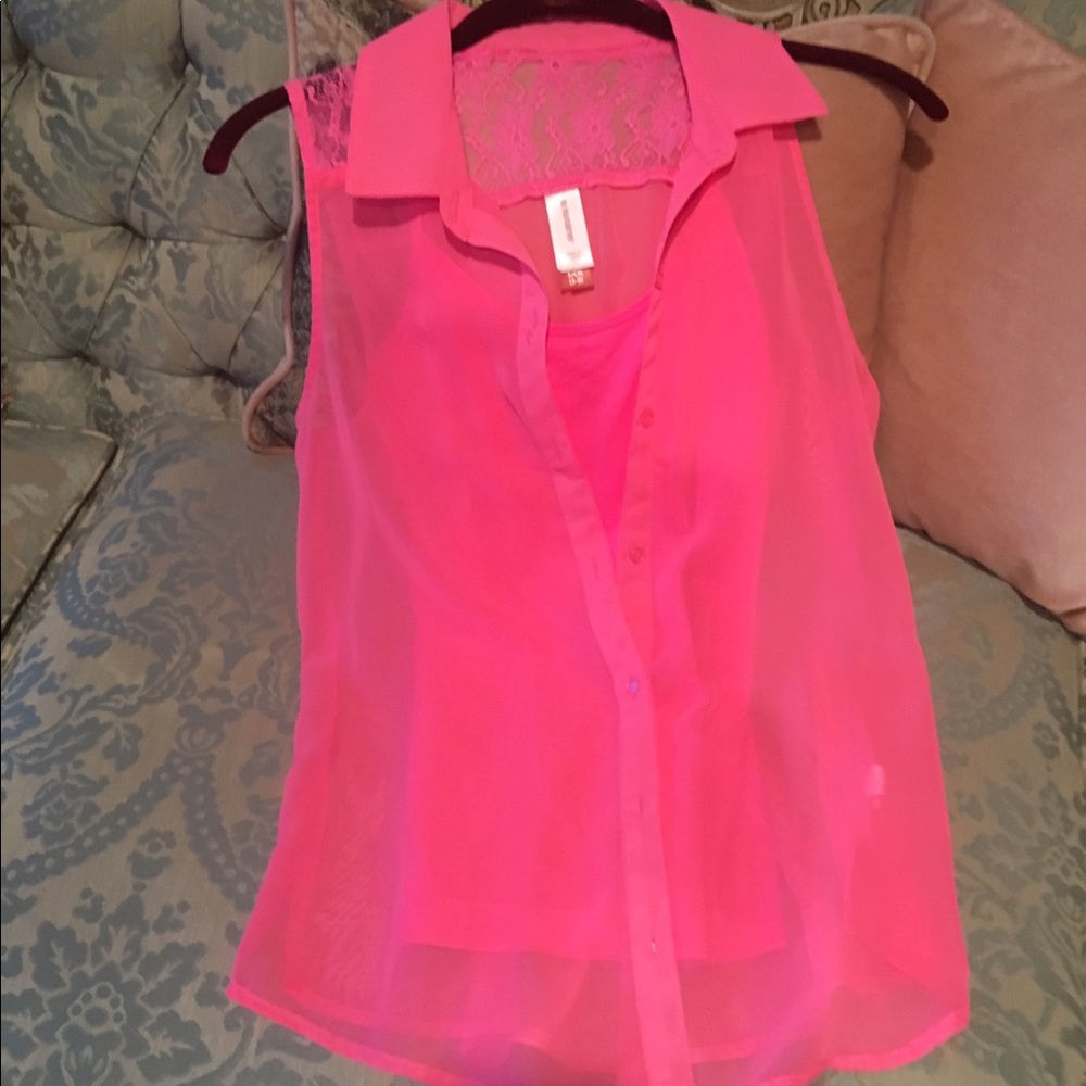 Woman's blouse size small