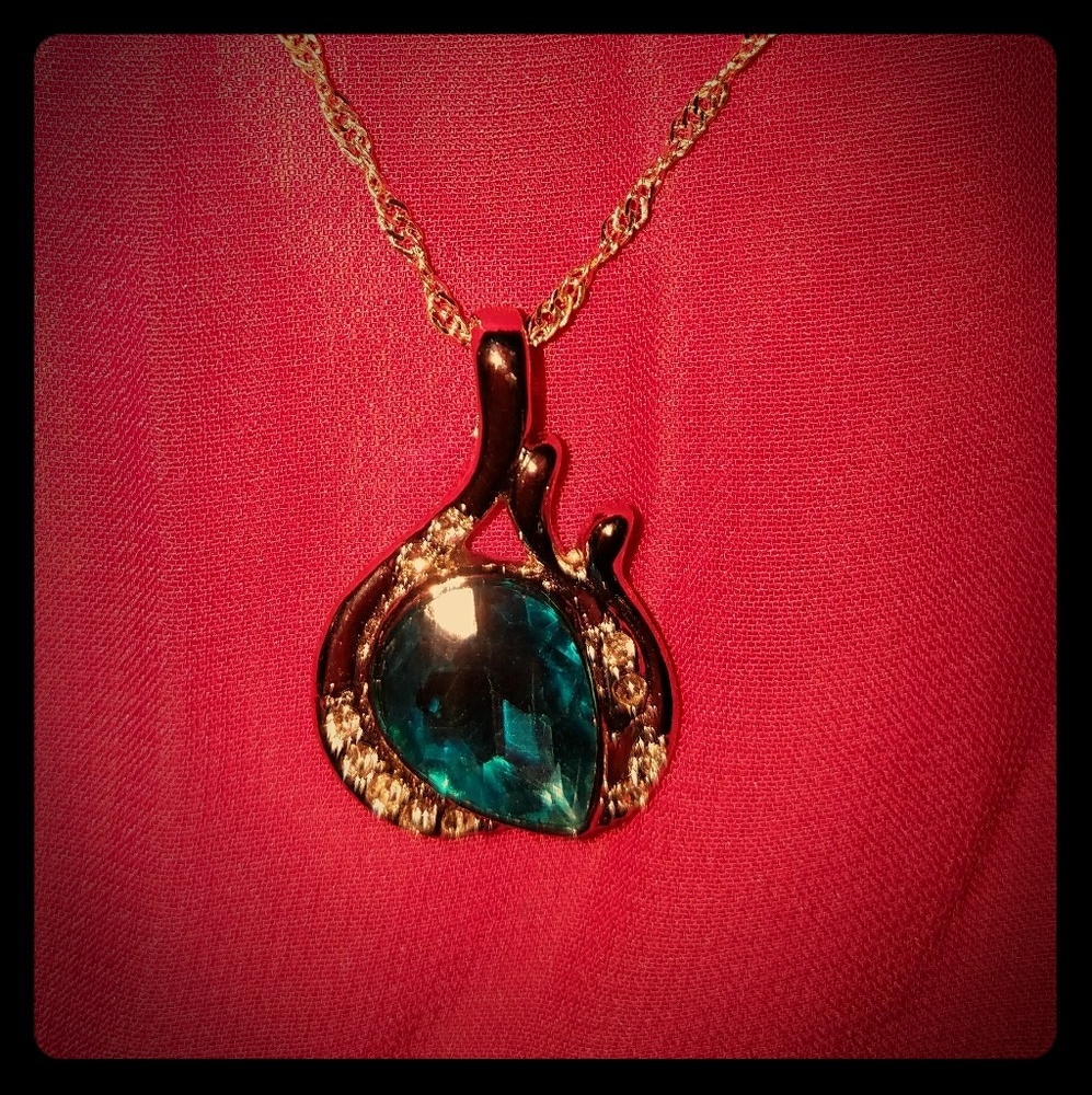 Necklace & blue Austrian Swarovski pendant