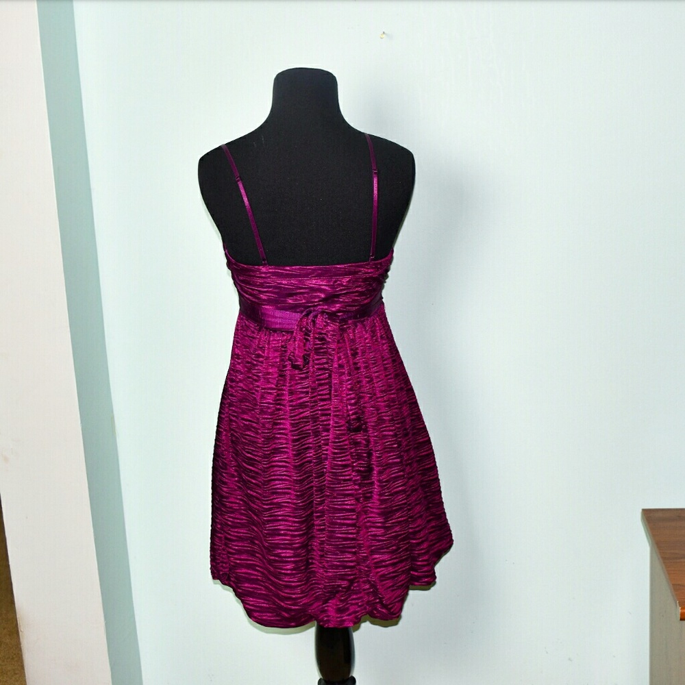 Super Cute Magenta Textured Dress - Picture 2 of 2