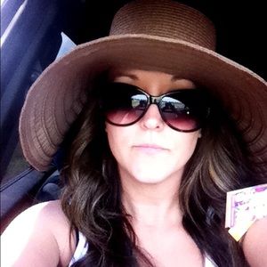 Meet your Posher, Francesca