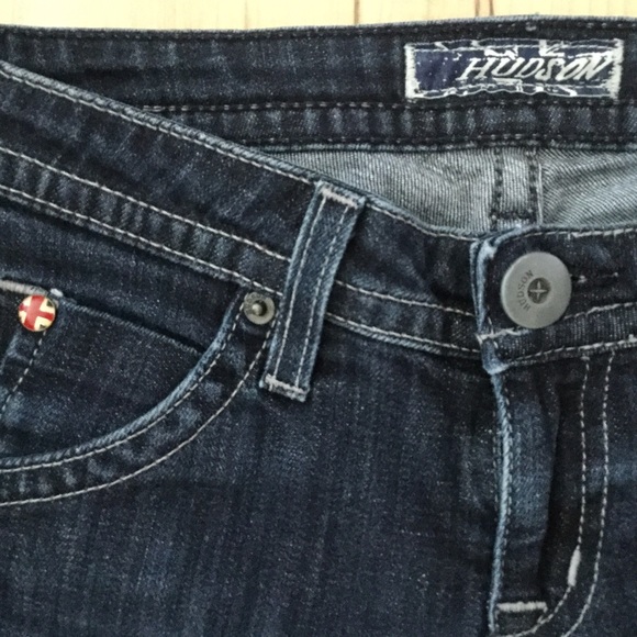 ⬇️ Reduced ⬇️ Hudson Jeans Button Back Pockets! - Picture 4 of 7