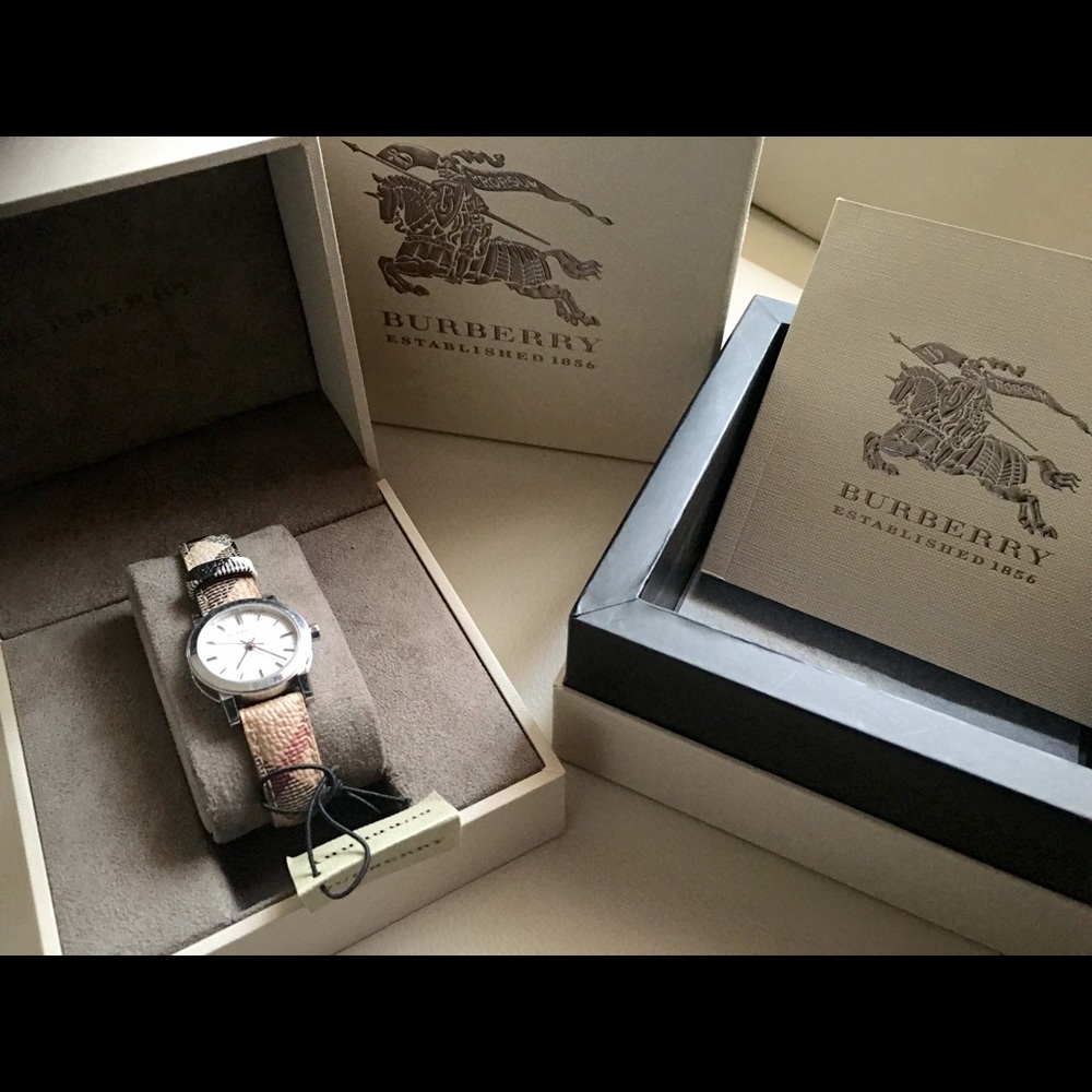 Sold locally 💯% Authentic Burberry Watch