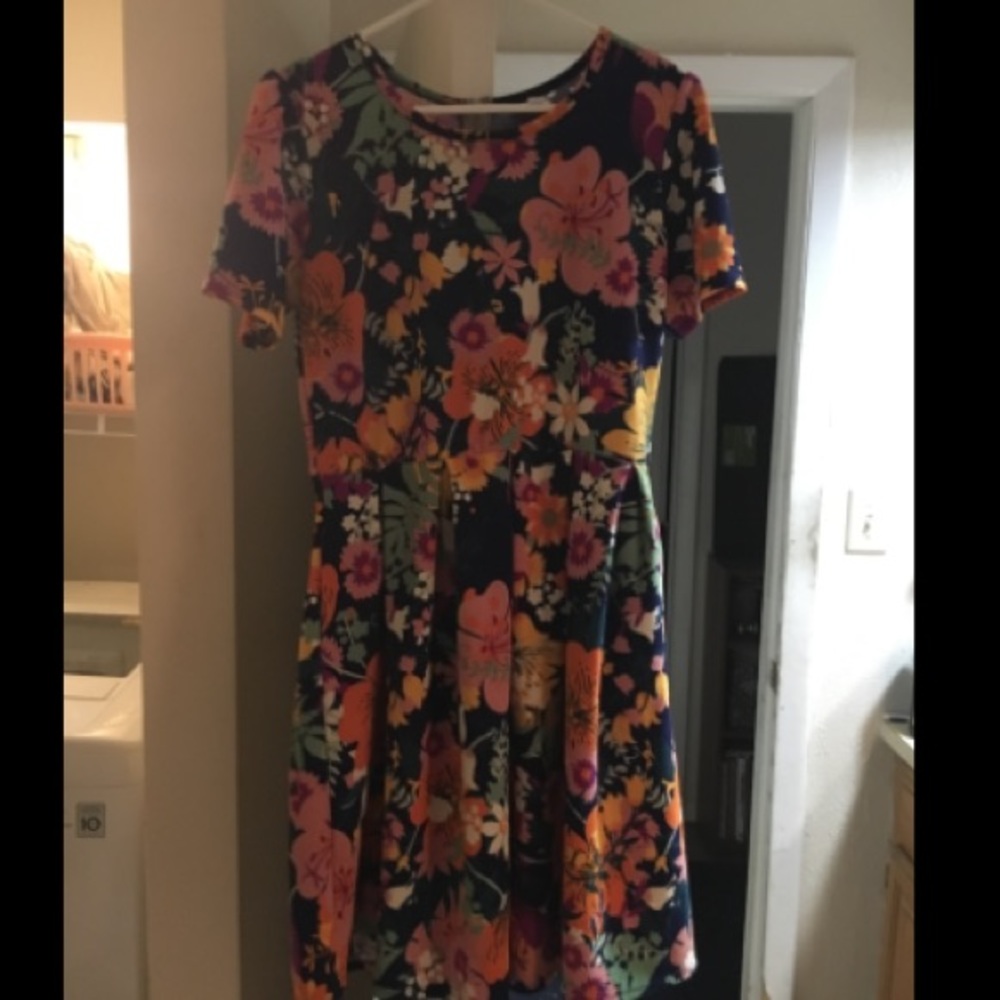 Floral Lularoe Amelia 2x