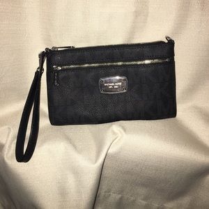 Michael Kors wristlet