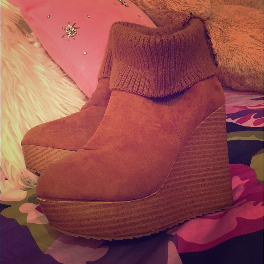 Rue 21- brown wedges