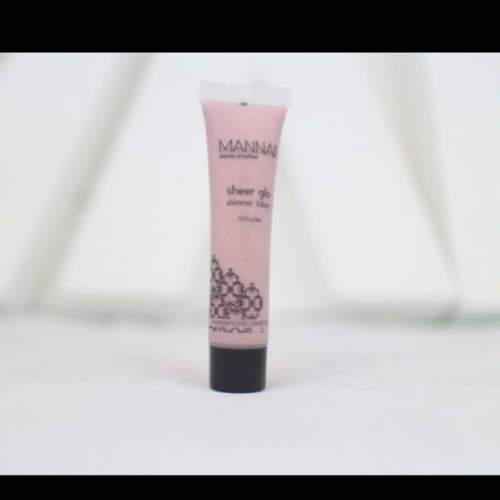 Manna Kadar Beauty Sheer Glo Shimmer Lotion New