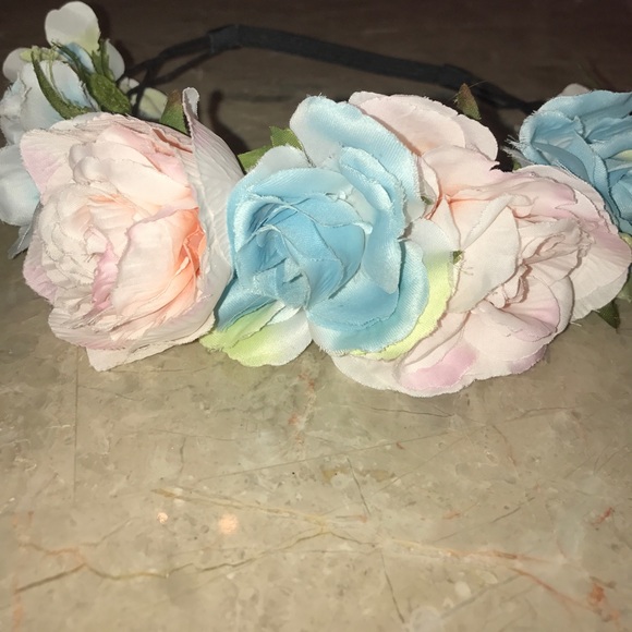 Flower Crown - Picture 3 of 4