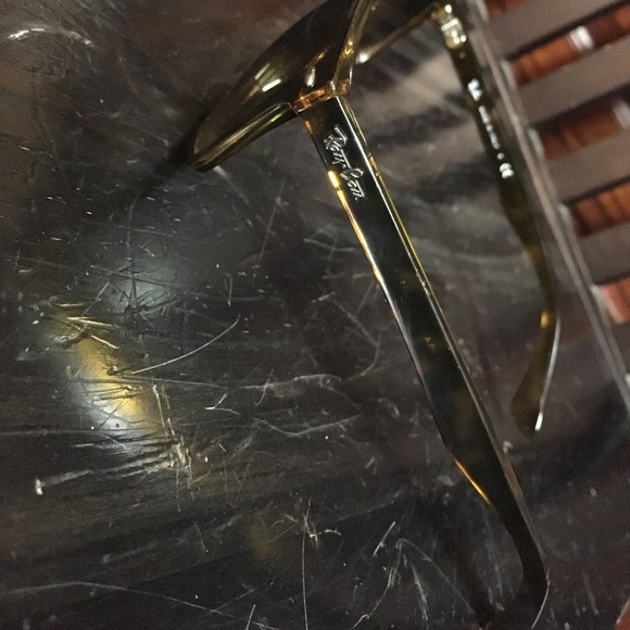 Ray Bans Sunglasses - Picture 2 of 4