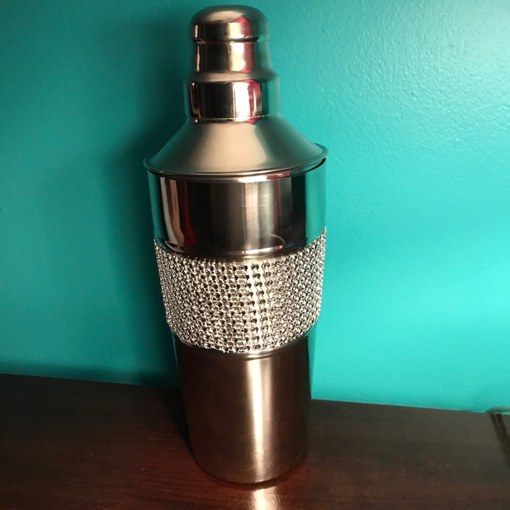 Stainless steel cocktail shaker