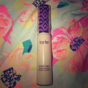 Tarte shape tape contour concealer!!!