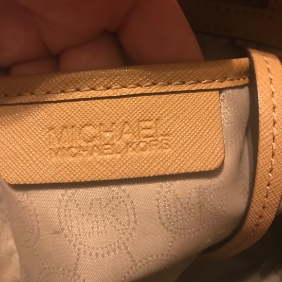 Not For Sale! Michael Kors Sutton - Picture 7 of 8
