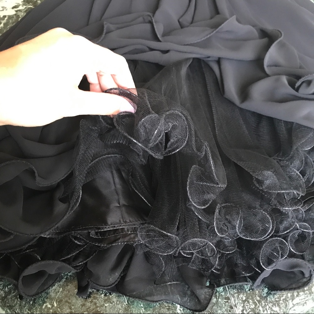 Black and Gold Party Dress - Picture 5 of 7
