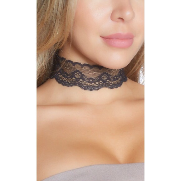 Rumor Apparel Jewelry - Lace Choker with Scalloped Edges #842