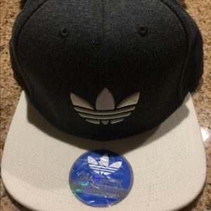 Adidas signature cap