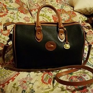 Dooney and Bourke R38 speedy satchel