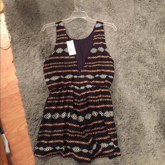Cute Papaya Romper Size M - Picture 2 of 3