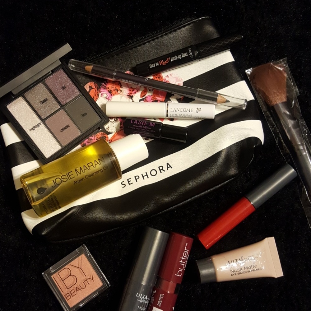 13 Piece New Deluxe Makeup Bundle