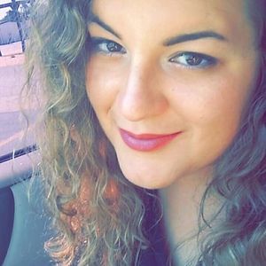 Meet your Posher, Cassandra