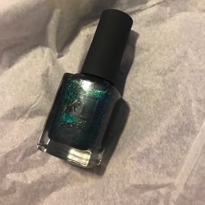 KL NAIL POLISH