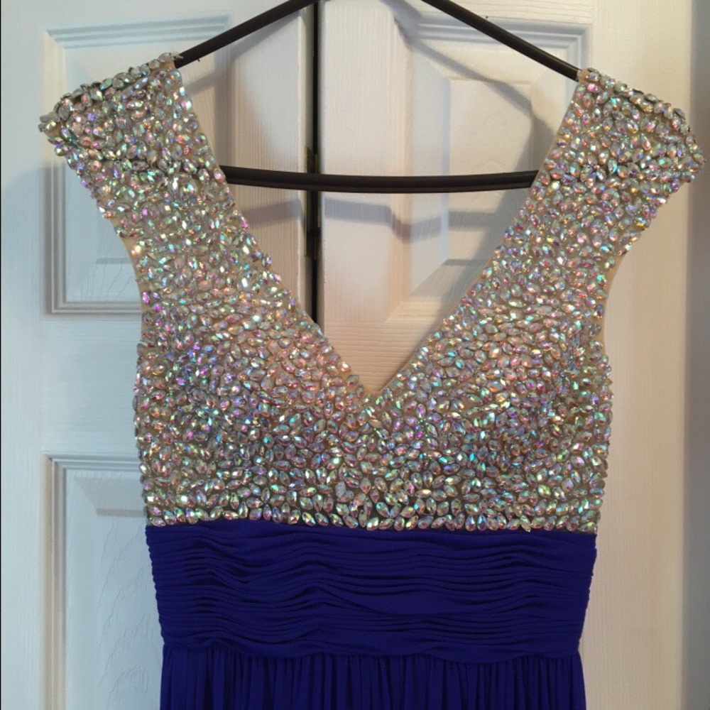 Prom dress - Picture 2 of 4