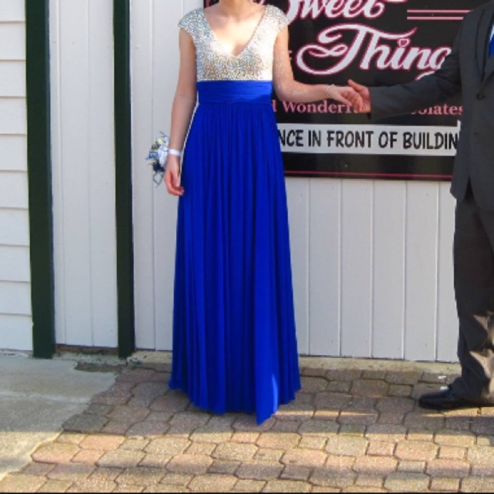 Prom dress - Picture 4 of 4