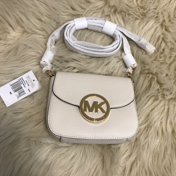 Michael Kors Handbags - Michael Kors 'fulton' crossbody