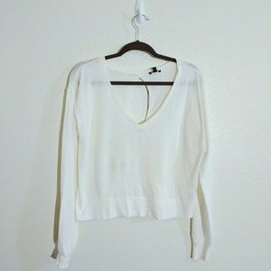 FINAL SALE! White cropped Sweater w/ cutout