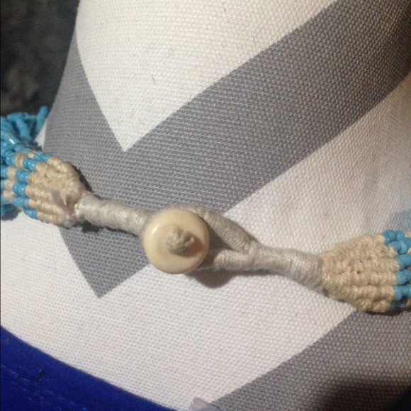 Gorgeous turquoise color beaded necklace ! - Picture 3 of 3