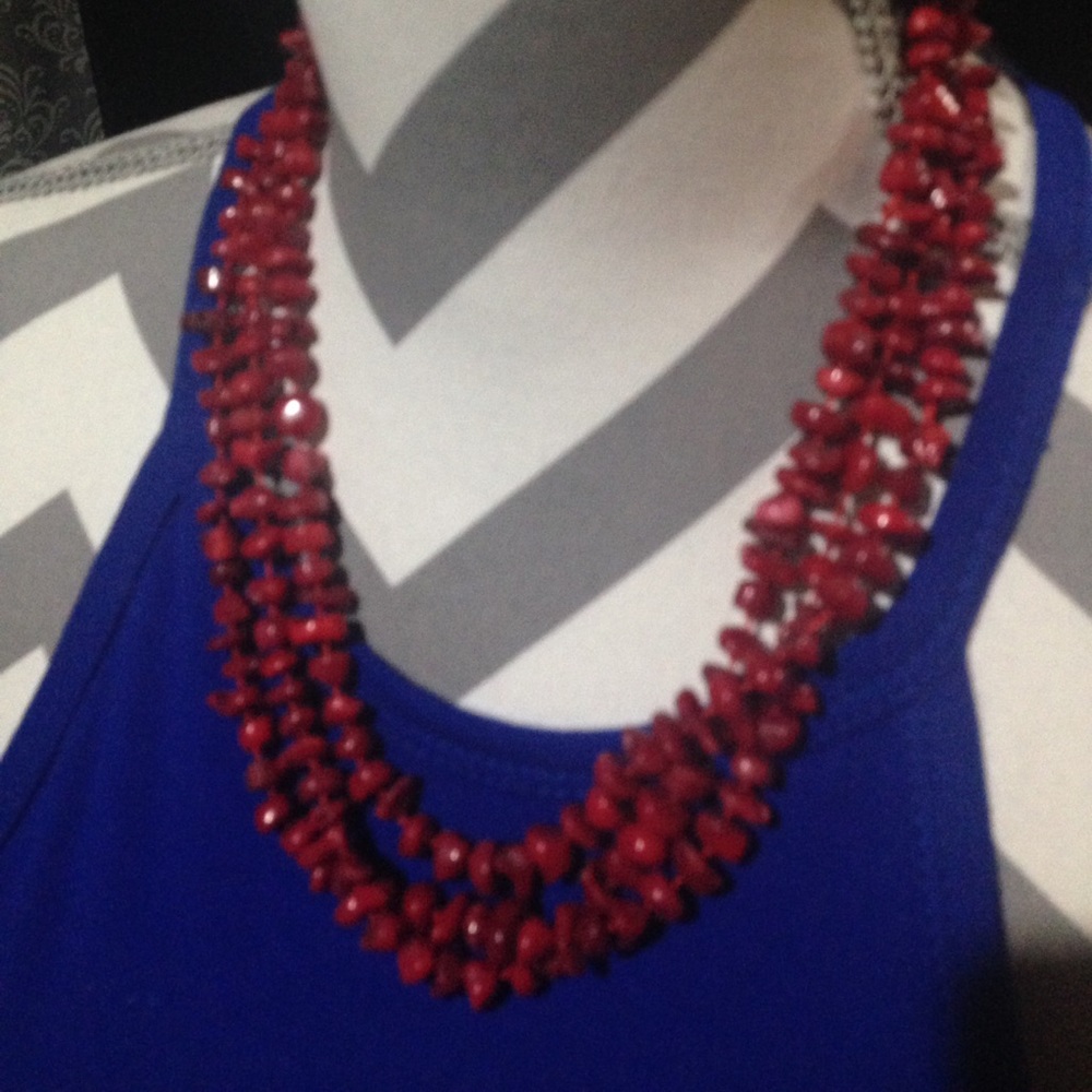 Gorgeous coral necklace !