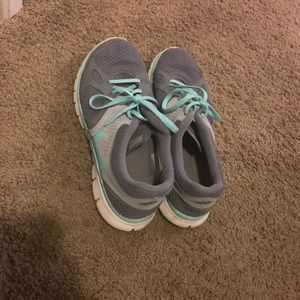 Nike Free Size 9.5-only worn a few times!