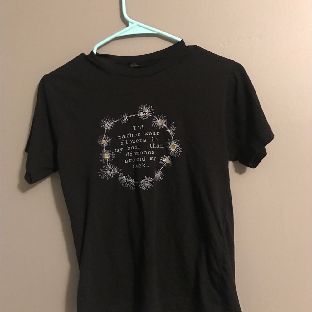 graphic top