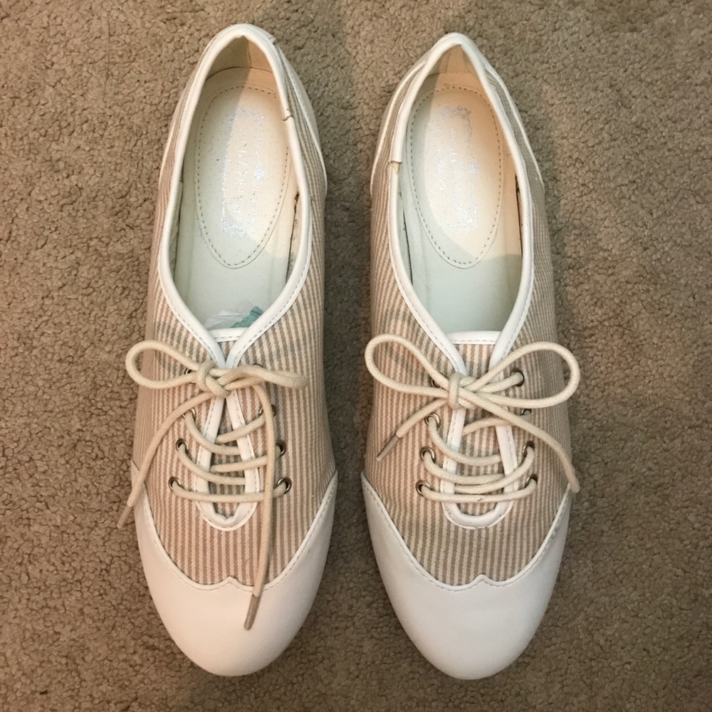 White & Cream Oxford Style Pinstripe Sneakers