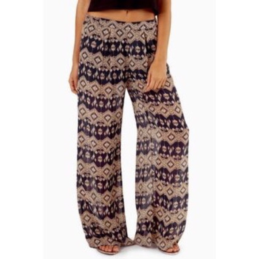 SOLD Tobi Summer Exotic Pattern Palazzo Pants 🕺🏽