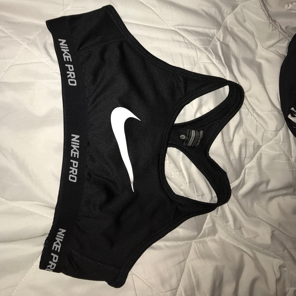 Nike youth large sports bra