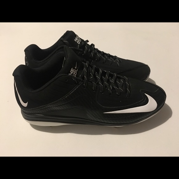 black and white nike baseball cleats