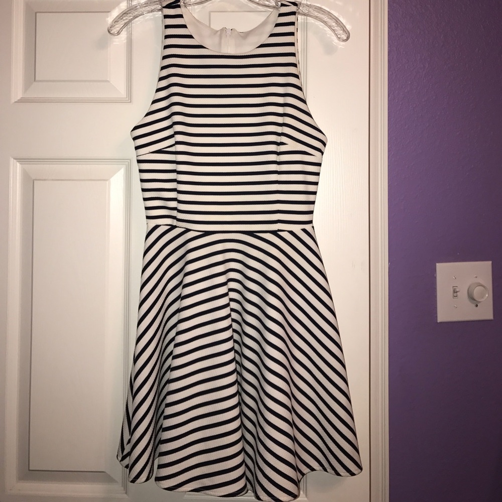 super cute stripped dress