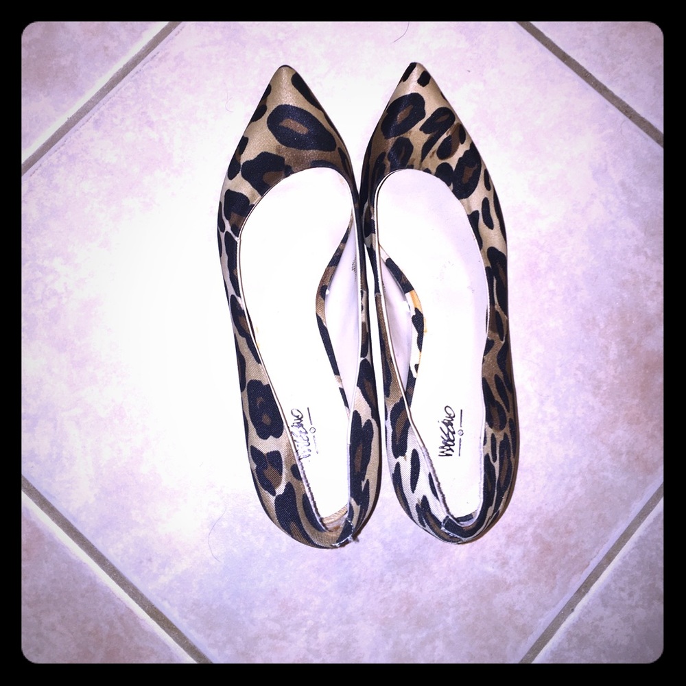 Womens Mossimo size 7.5 with 2 inch heel