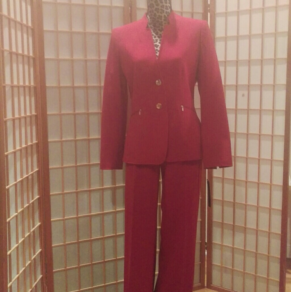 Tahari Suit- Red size 8